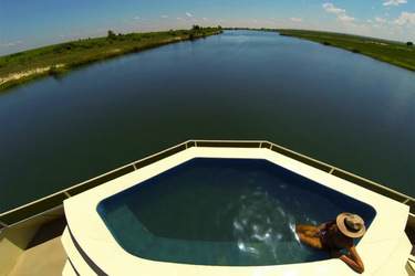 AmaWaterways, Zambezi Queen, Pool.jpg
